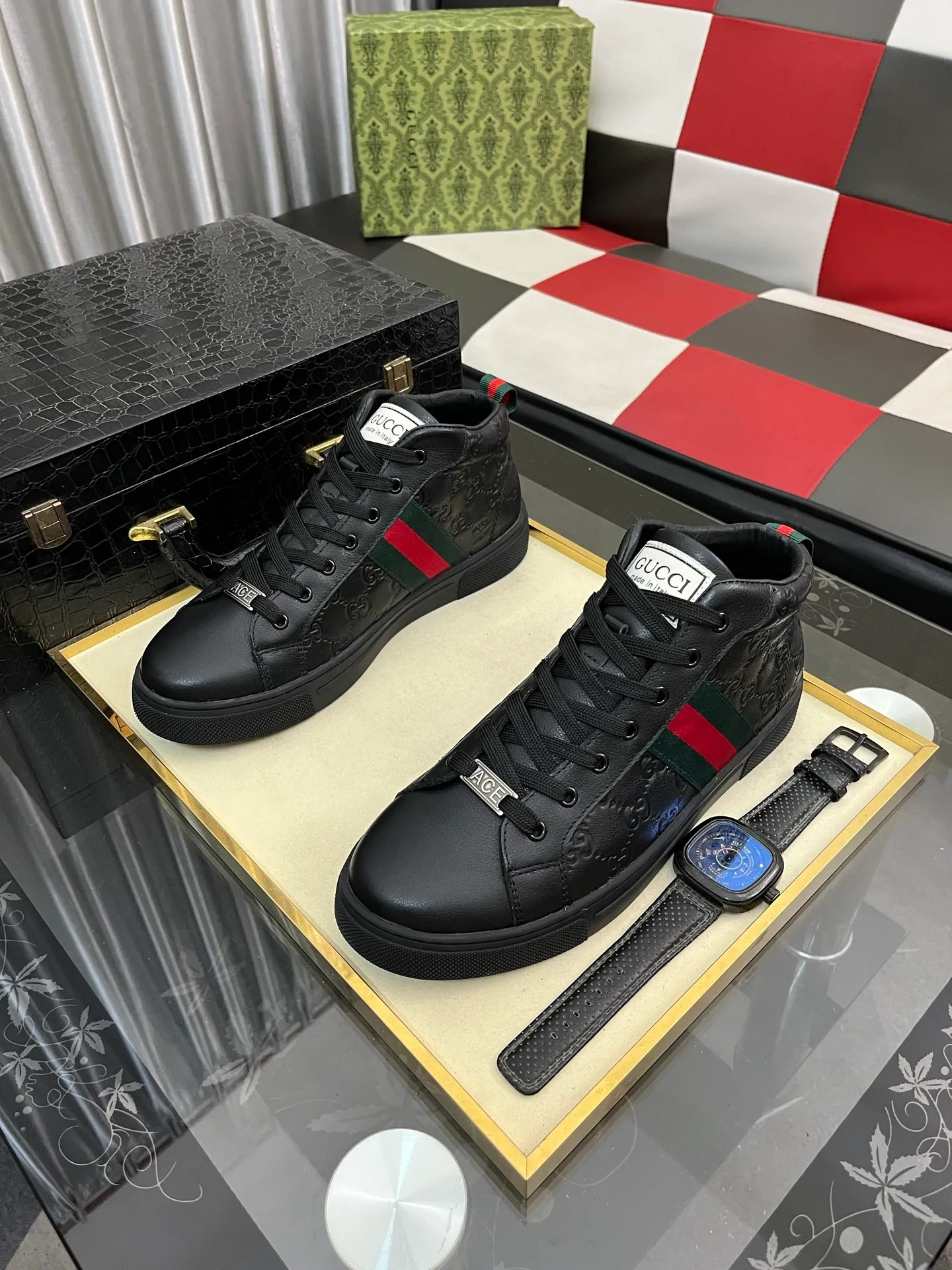 Men's shoes 💰460⌚️⌚️ 2025 new GUCCI Gucci 👊🏻 Upper 🇮🇹 imported first-layer cowhide 🇩🇪 lining imported sheepskin lining. The original outsole is molded to reflect the identity of every man, and the upper foot is elegant and stable🚶🏻🚶🏻The high-end custom counters reproduce the original version📯The shoe last remains unchanged regardless of wind and rain, and can withstand the verification of time🔍️,🔵 Size: 38-44.